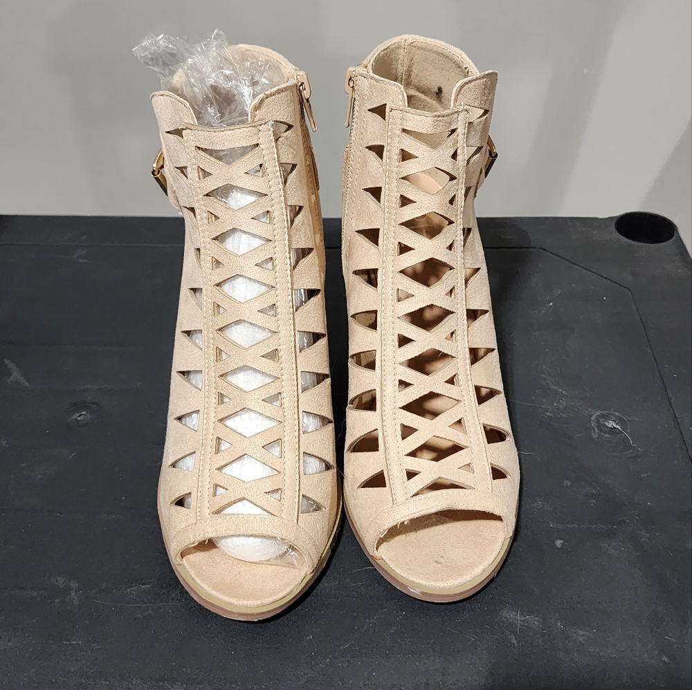 Suede like cut out heel with side zip, Size 8.5